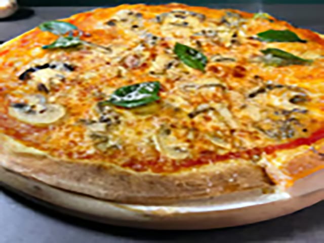 Cheese & Mushroom Pie 18".